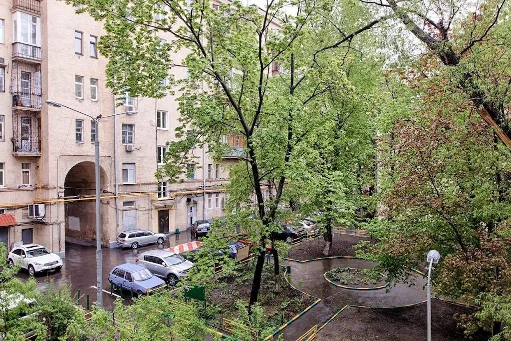 Москва: КБ на Таганке (Земляной Вал)