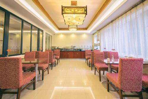 Чэнду: Elan Hotel (Chengdu Luomashi Wenshu Monastery Subway Station Xindian)