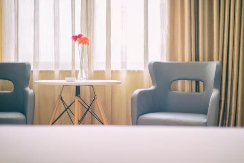 Чэнду: Elan Hotel (Chengdu Luomashi Wenshu Monastery Subway Station Xindian)