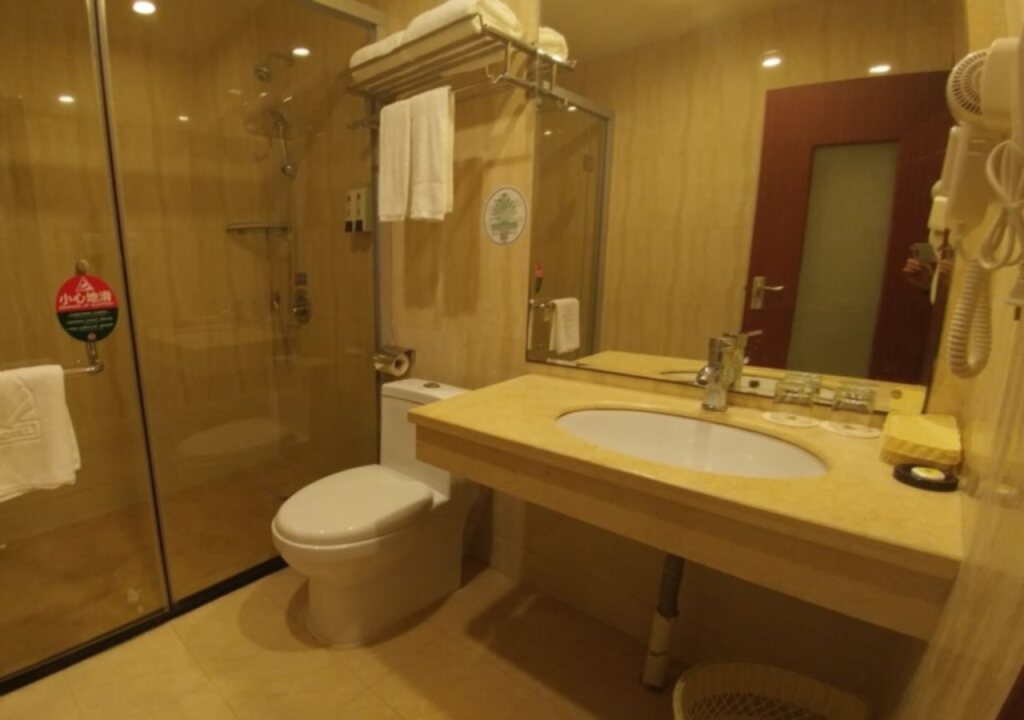 Шэньчжэнь: GreenTree Alliance Shenzhen Fanshen Metro Station Hotel