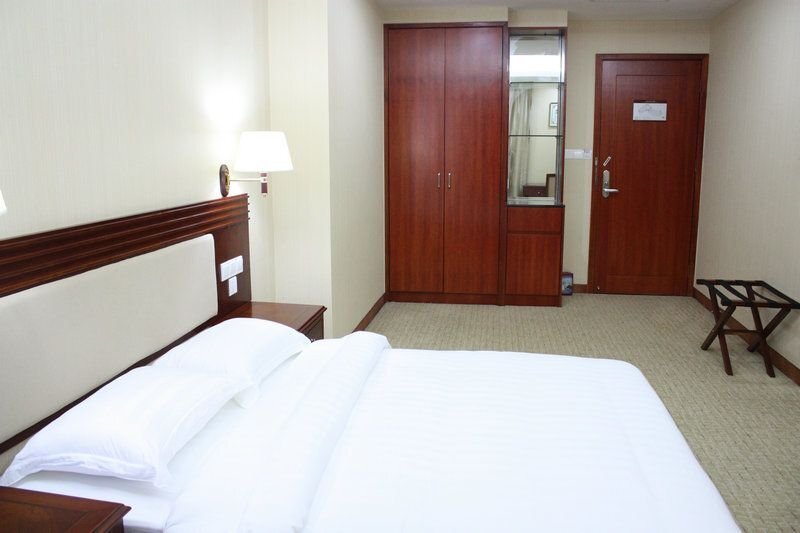 Шэньчжэнь: Yifeng Business Hotel