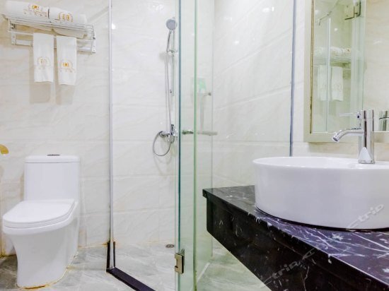 Чжухай: Jinlizhou Hotel (Gongbei Port Light Rail Station)