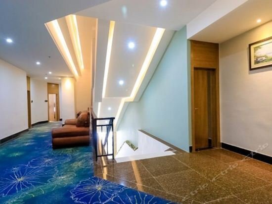 Чжухай: Jinlizhou Hotel (Gongbei Port Light Rail Station)