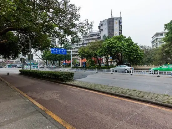 Чжухай: Jinlizhou Hotel (Gongbei Port Light Rail Station)