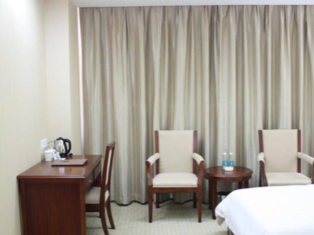 Шэньчжэнь: Shenzhen Xingweiyifeng Hotel