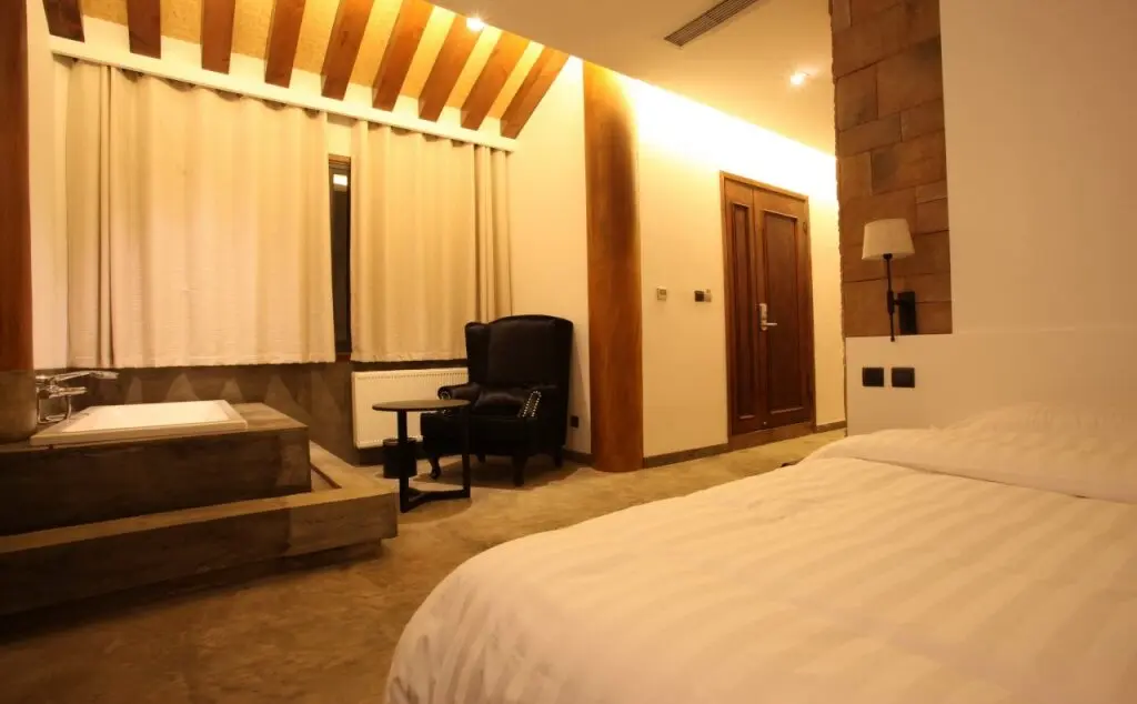 Лешан: Collection - Home Resorts