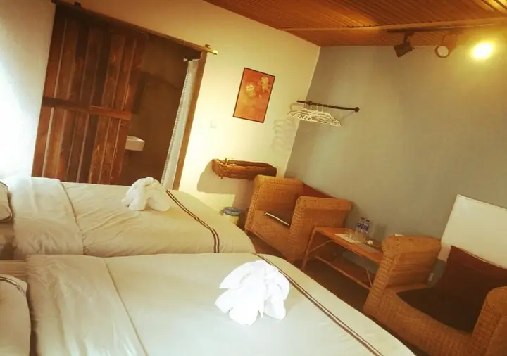 Дали: 1975 Chongyu Hostel