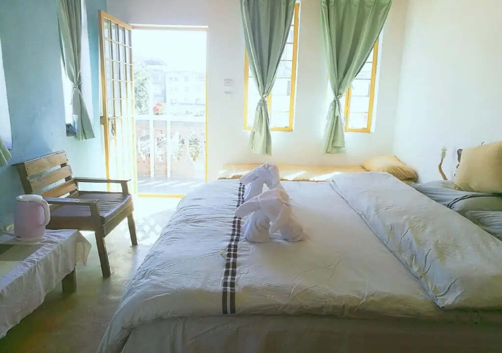 Дали: 1975 Chongyu Hostel