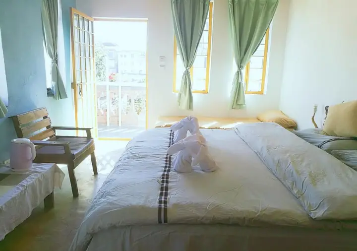 Дали: 1975 Chongyu Hostel