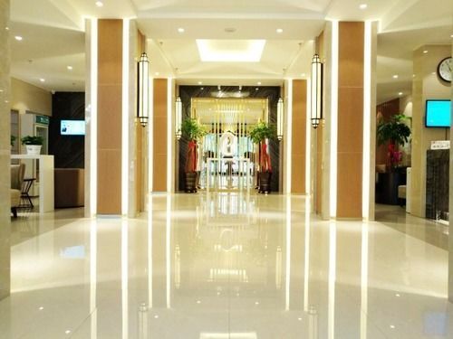 Цзямусы: Jinjiang Inn Jiamusi New Mart