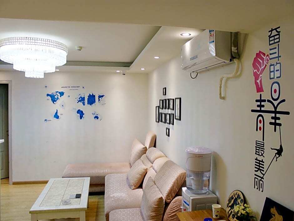Чэнду: chengdu star yizhan capsule youth hostel
