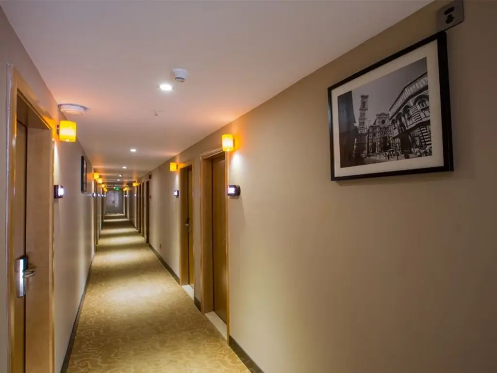 Уси: James Joyce Coffetel Wuxi Taihu Square Subway Station Branch