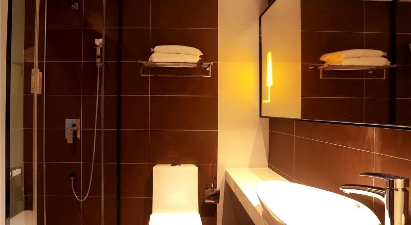 Гуанчжоу: IU Hotel Guangzhou Sports Center Lin He West Metro Branch