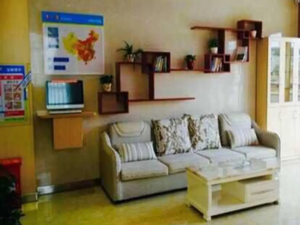 Хуанган: 7 Days Inn Huanggang Luotianhe East Street Dabieshan Yexiao Plaza Branch