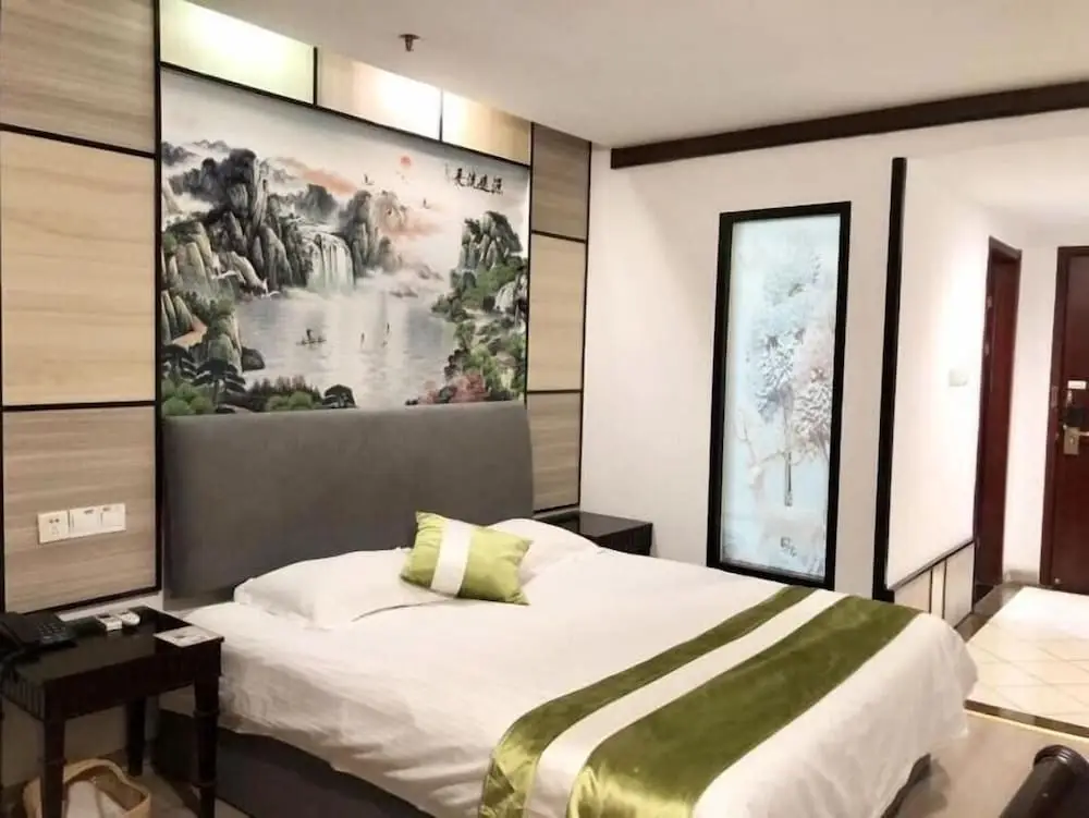 GreenTree Inn Taicang Baolong Square Hotel — фото 1
