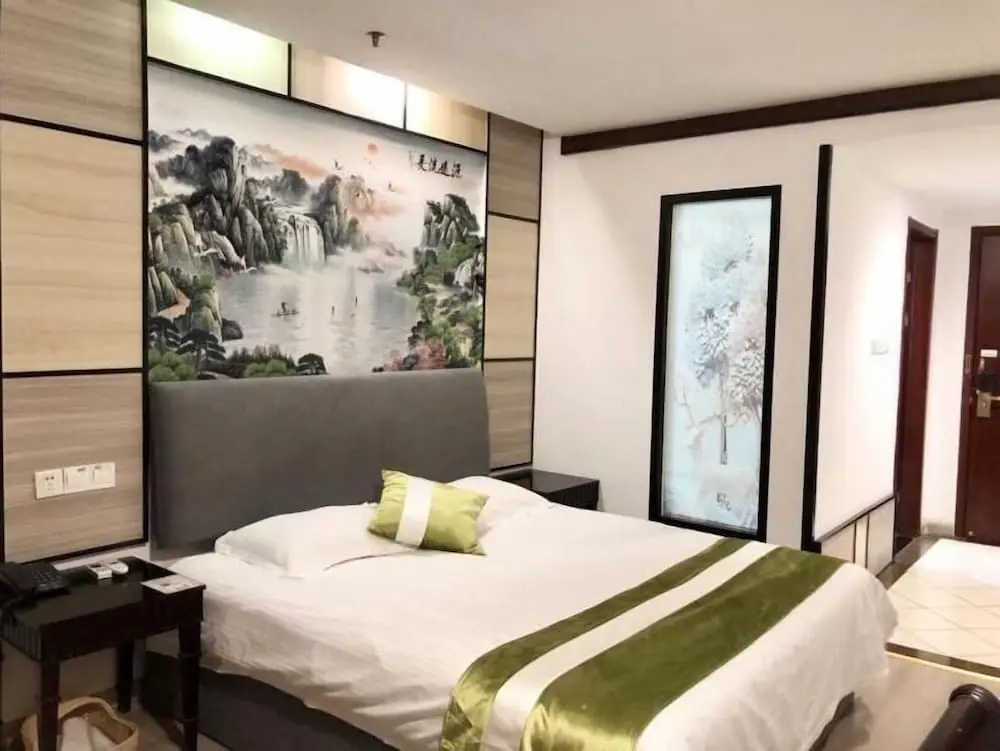 Шанхай: GreenTree Inn Taicang Baolong Square Hotel