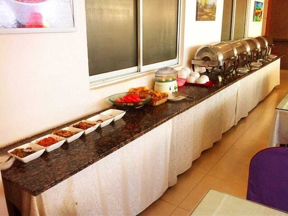 Шанхай: GreenTree Inn Taicang Baolong Square Hotel