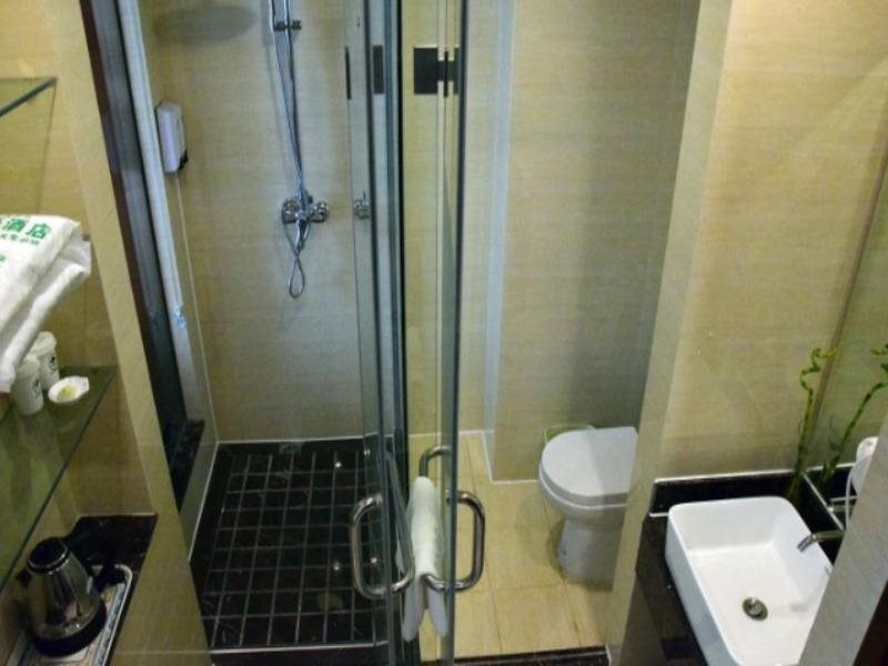 Шанхай: GreenTree Inn Taicang Baolong Square Hotel