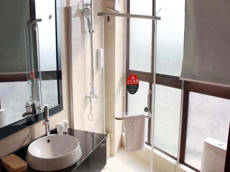Шанхай: GreenTree Inn Taicang Baolong Square Hotel