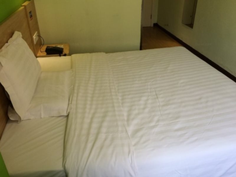 Юйлинь: 7 Days Inn Yulin Bo Bai Jin Xiu Plaza Branch