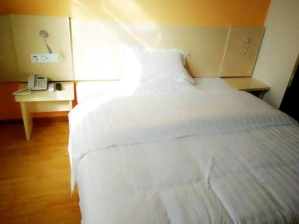 Багракс: 7 Days Inn Korla Bo Si Teng Lake Branch