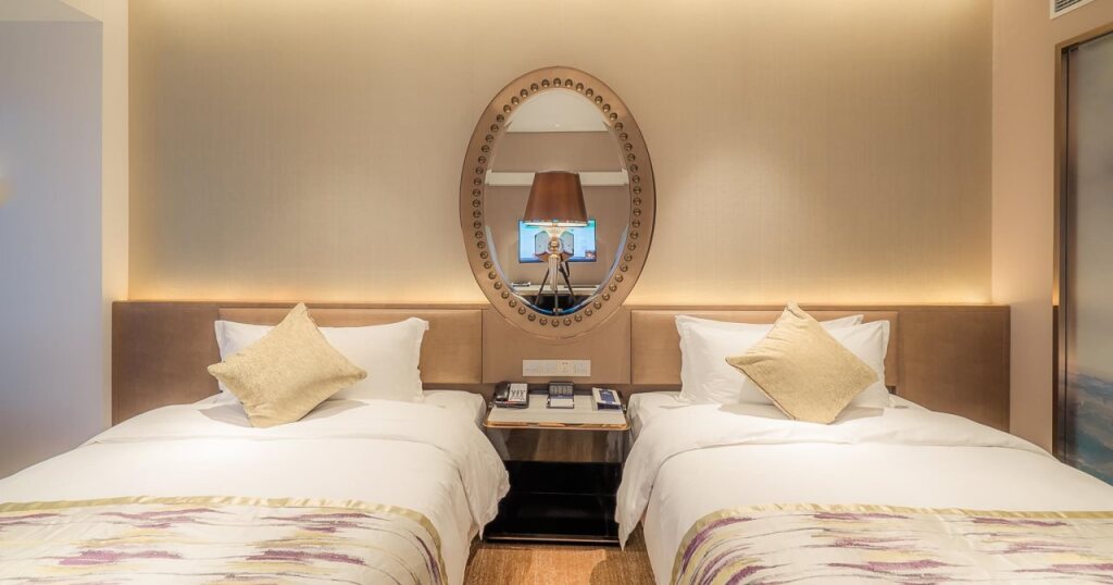 Шанхай: Shanghai Ship Hotel