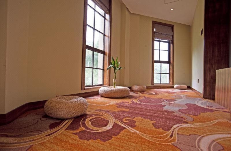 Чэнду: Howard Johnson Life Mountain View Chengdu
