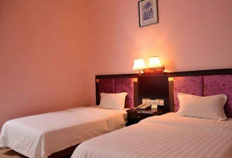 Юньфу: Yunfu Xinxing Lido Hotel