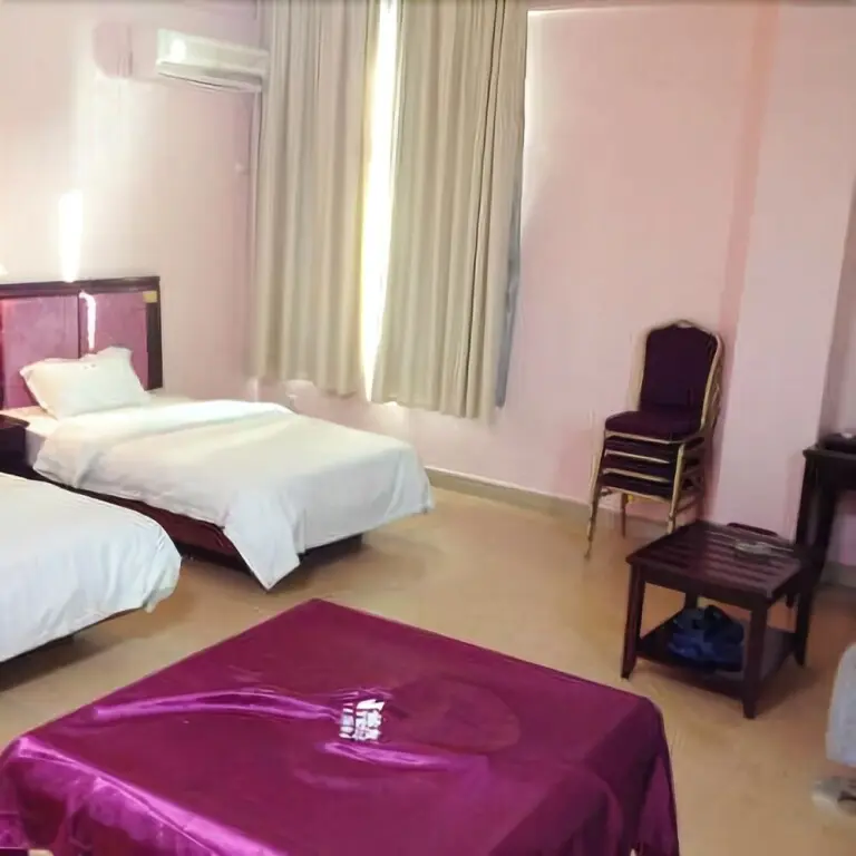 Юньфу: Yunfu Xinxing Lido Hotel