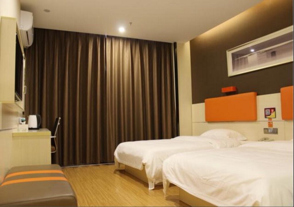 Юньфу: 7 Days Premium Yunfu Xinxing Coach Terminal Branch