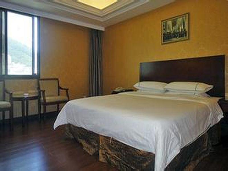 Шэньчжэнь: Vienna Hotel Shenzhen Bijiashan Yinhu Metro Station