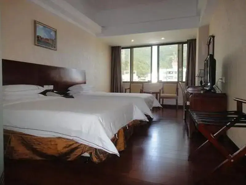 Шэньчжэнь: Vienna Hotel Shenzhen Bijiashan Yinhu Metro Station