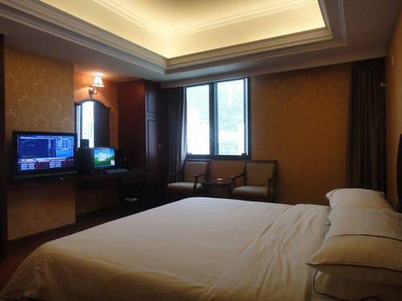 Шэньчжэнь: Vienna Hotel Shenzhen Bijiashan Yinhu Metro Station