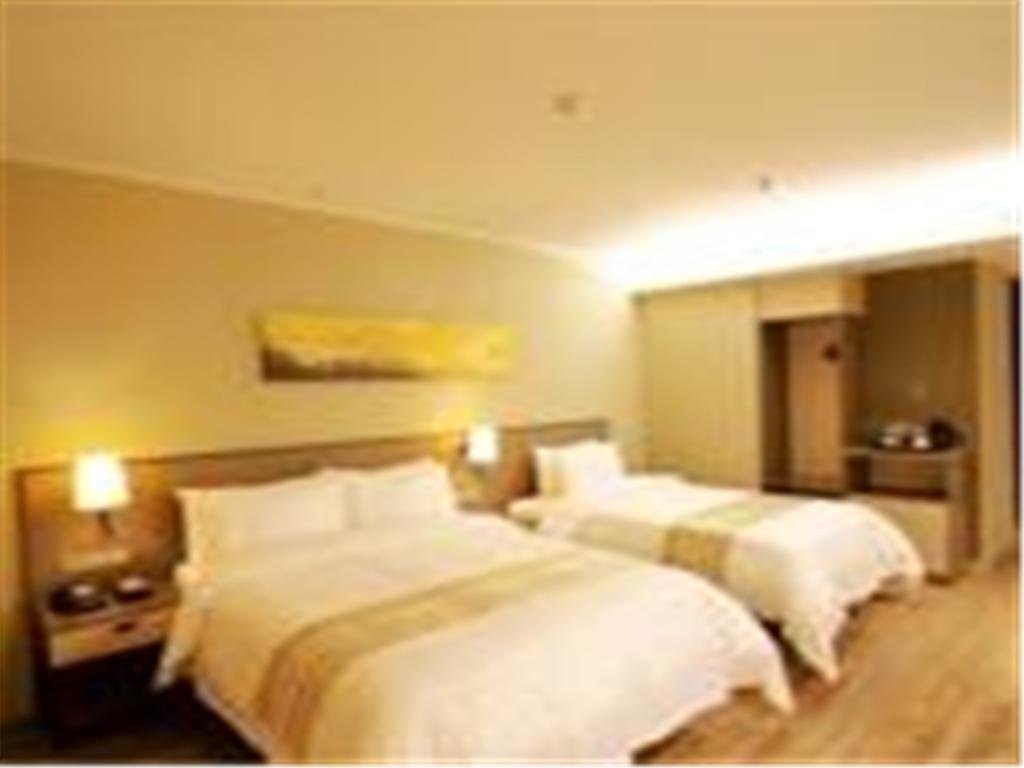 Цзинань: Home Inn Jinan South Gongye Road East Coach Station