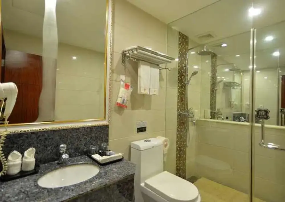 Чжухай: Zhuhai Xinhualian Business Hotel