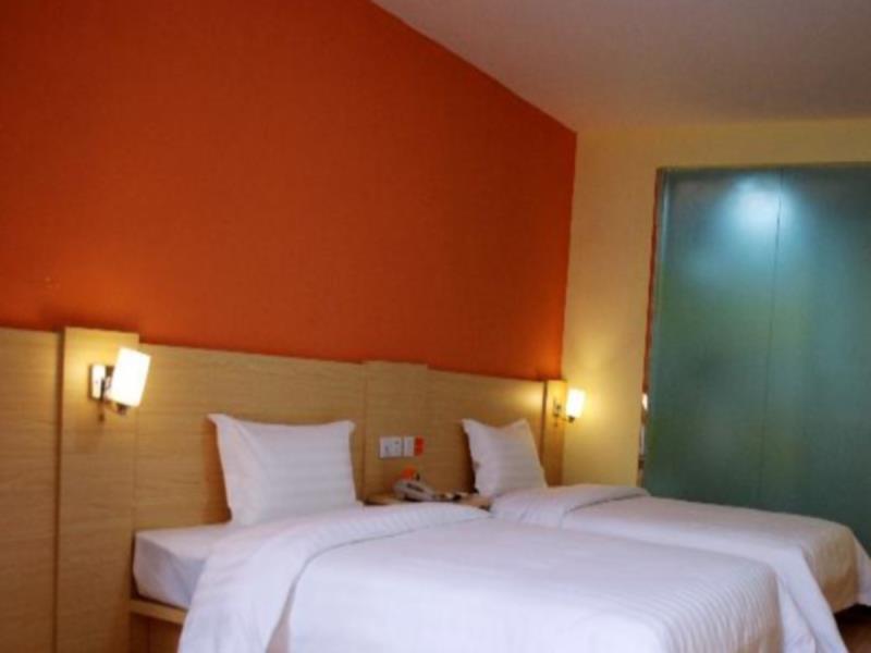 Гуанъюань: 7 Days Inn Jian Ge Ming Zhu Plaza Branch
