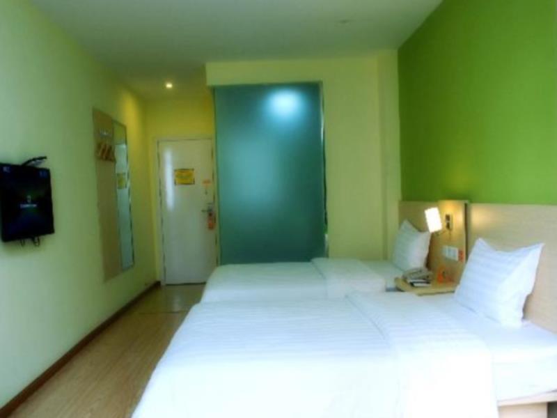 Гуанъюань: 7 Days Inn Jian Ge Ming Zhu Plaza Branch