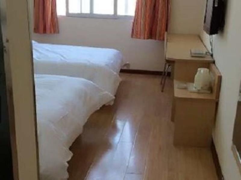 Баодин: 7 Days Inn Baoding Quyang Taihang Road Bus station Branch Hotel