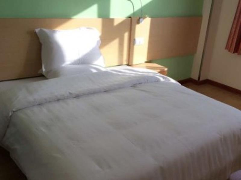 Баодин: 7 Days Inn Baoding Quyang Taihang Road Bus station Branch Hotel