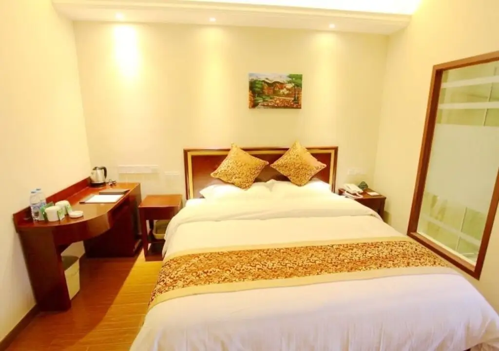 Шанхай: Green Tree Inn Smart Selection Hotel (Shanghai Hongqiao Road Metro Station)