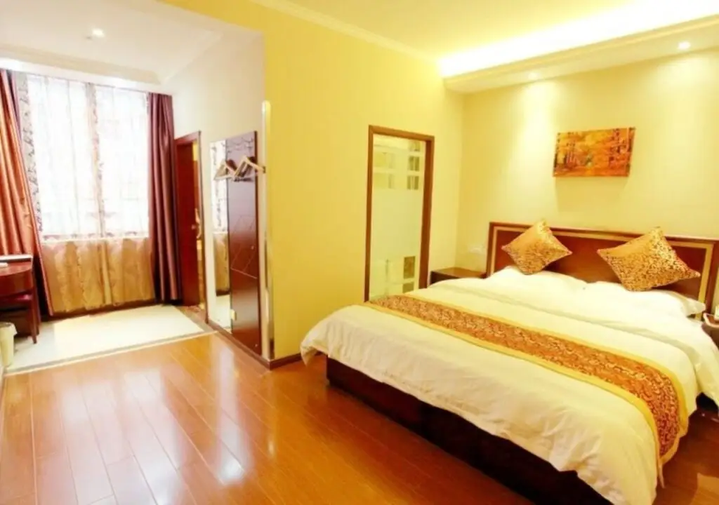 Шанхай: Green Tree Inn Smart Selection Hotel (Shanghai Hongqiao Road Metro Station)
