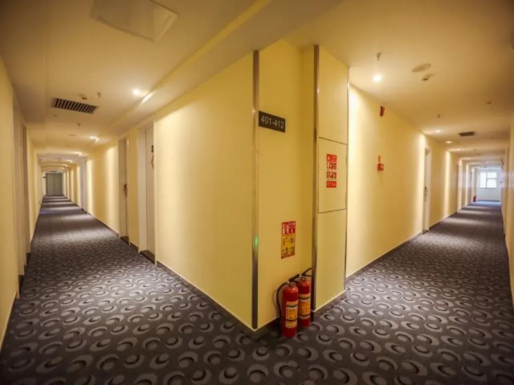 Юньфу: 7 Days Inn Yunfu Coach Terminal Branch