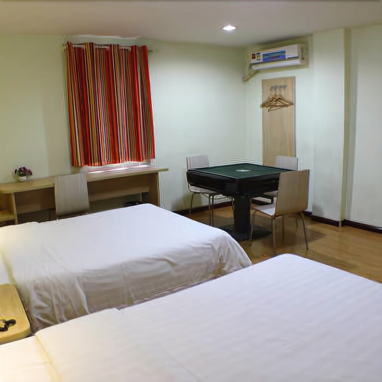 Чэньчжоу: 7 Days Inn Chenzhou Guiyang Ouyanghai Street Branch