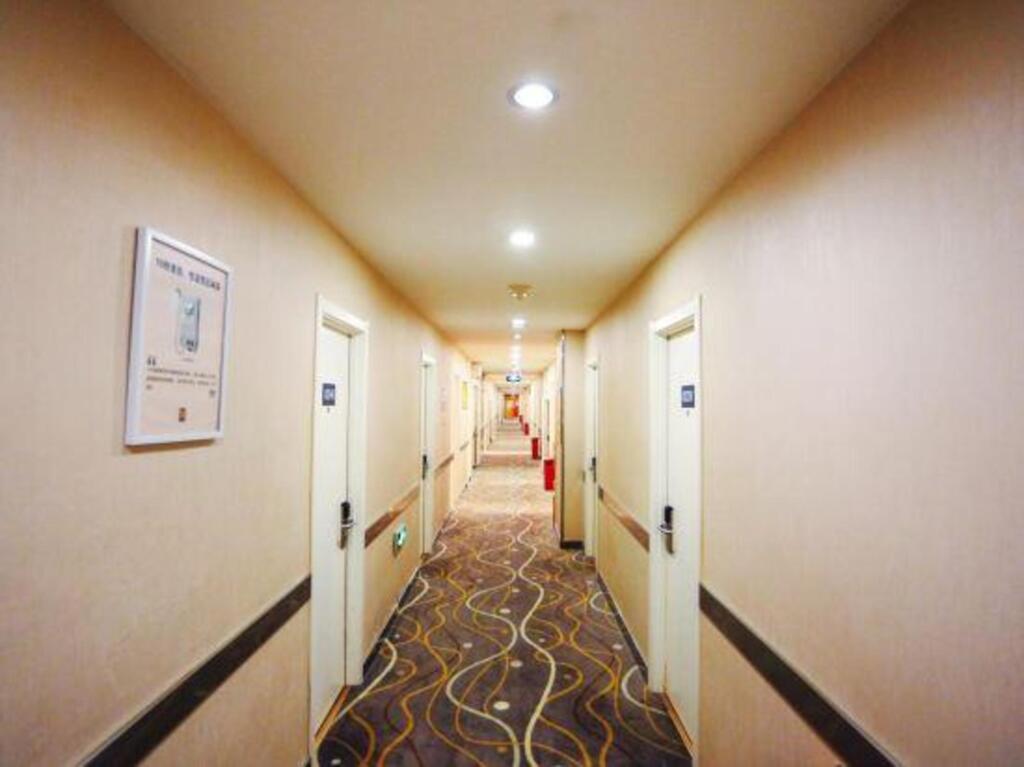Пекин: Weida Hotel (Beijing Huamao Ocean Business Sihui Subway Station)