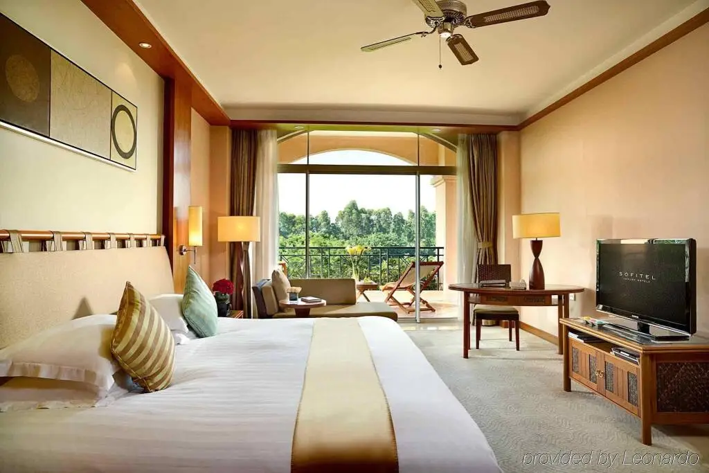 Дунгуань: Dongguan Hillview Golf Club