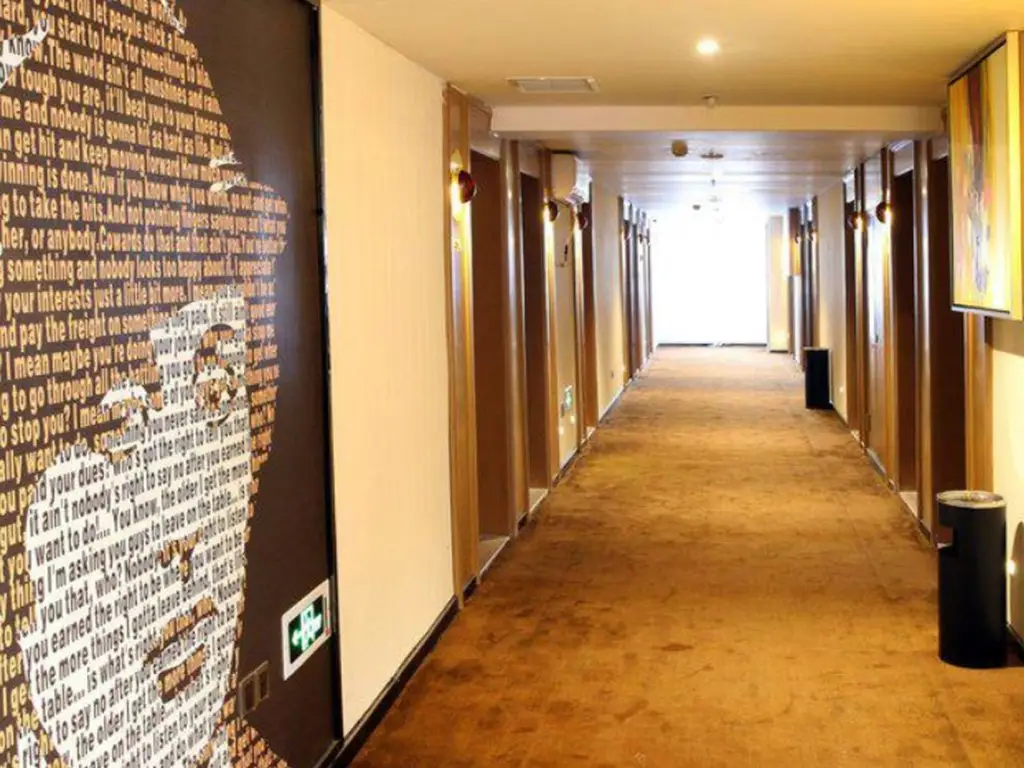 Сиань: IU Hotel Xian Xijing Hospital Tonghua Gate Subway Station Branch