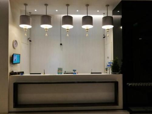 Шанхай: Jinjiang Inn Shanghai Baoshan Gongfu New Village Hulan Road Subway Station Branch