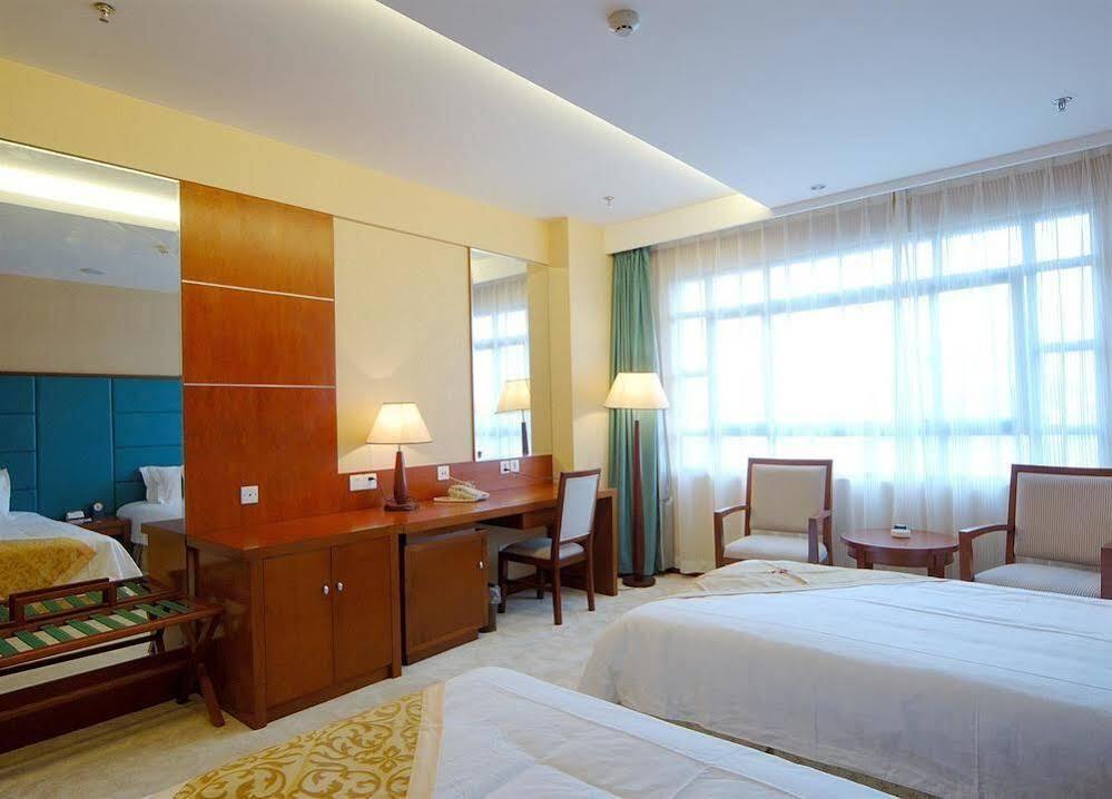 Ухань: Zhong Tian Century Hotel - Wuhan