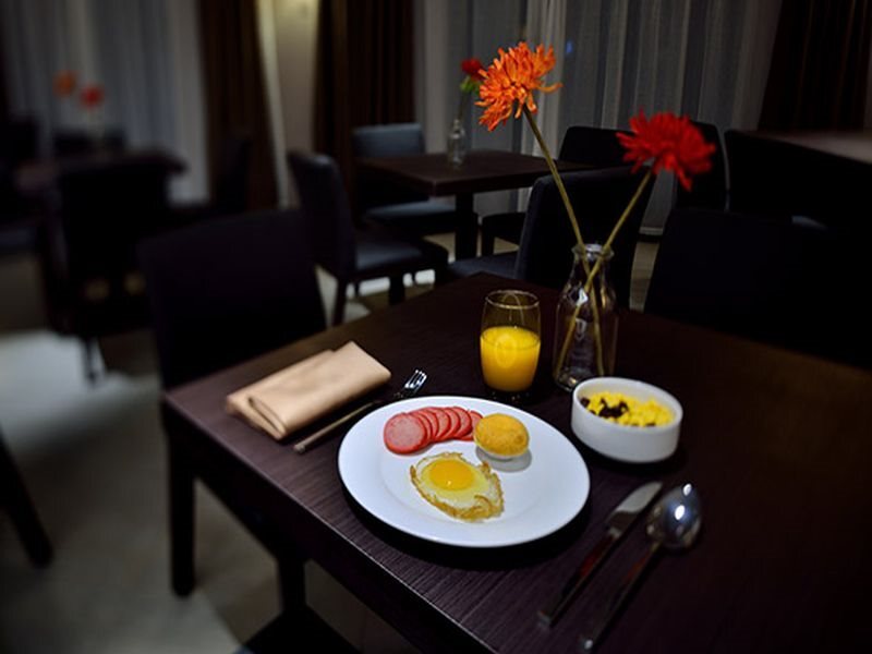 Куньмин: Home Inn Plus Kunming Cui Hu