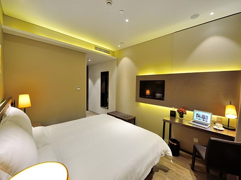 Куньмин: Home Inn Plus Kunming Cui Hu